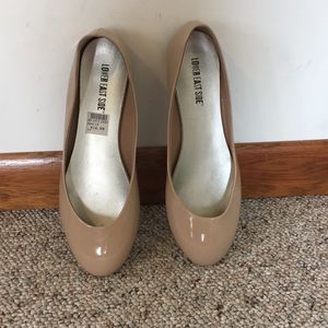 Nude flats